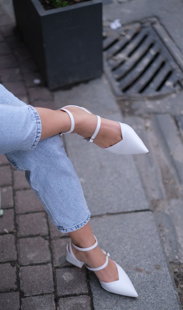 267-Beyaz Kadın Topuklu Ayakkabı